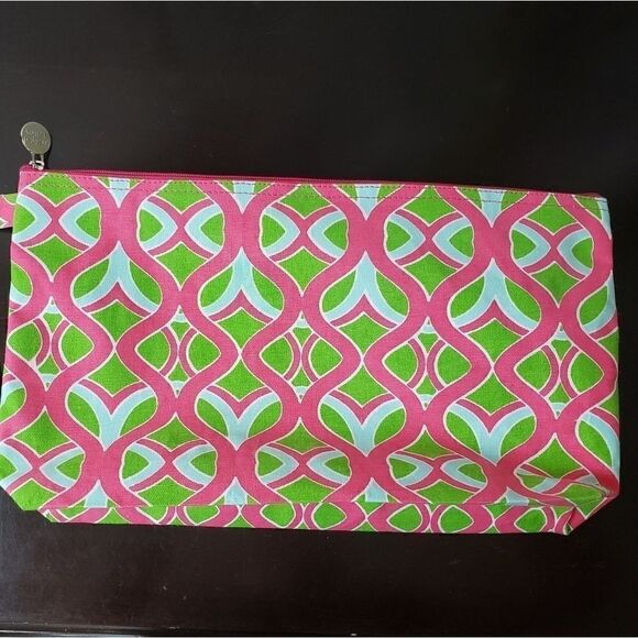 Buckhead Betties Zipper Bag  - Picture 1 of 6